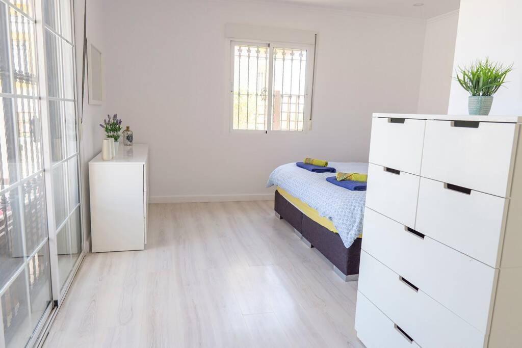 Casa Lilly-Rose, A Beautiful 3 Bedroom Detached Villa A Short Walk To The Villamartin Plaza & Golf Course Εξωτερικό φωτογραφία