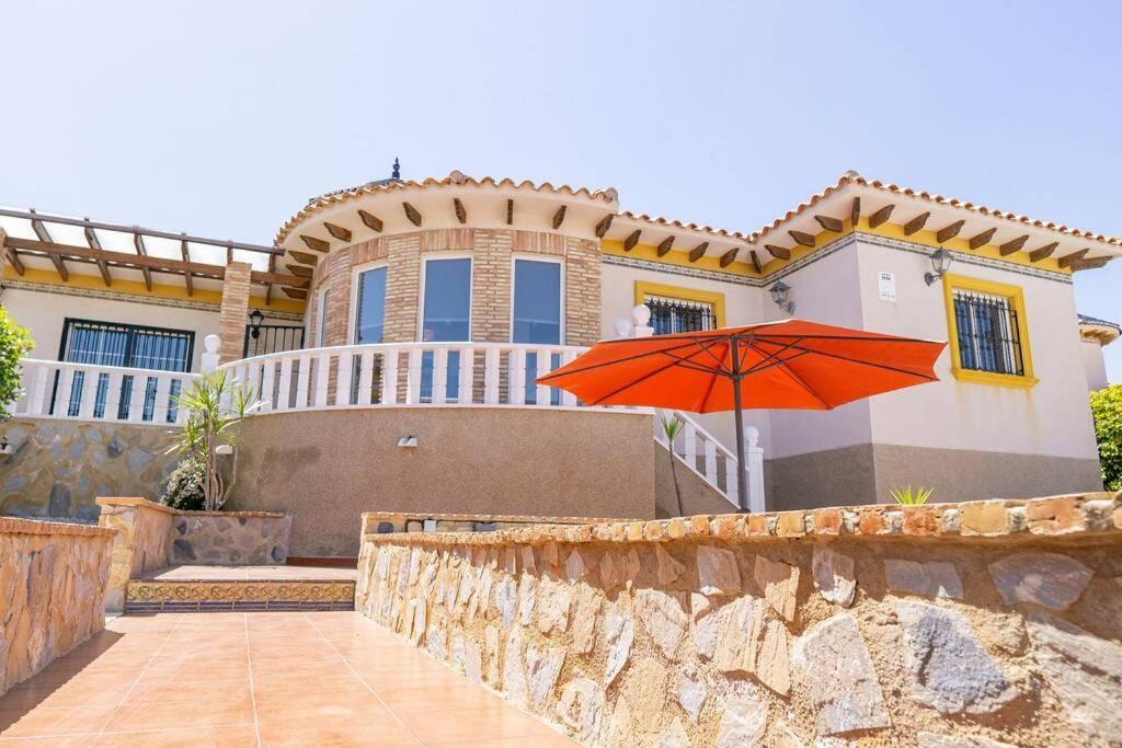 Casa Lilly-Rose, A Beautiful 3 Bedroom Detached Villa A Short Walk To The Villamartin Plaza & Golf Course Εξωτερικό φωτογραφία