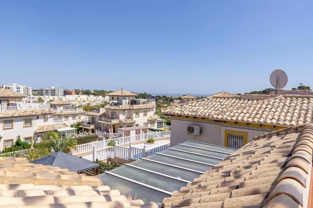 Casa Lilly-Rose, A Beautiful 3 Bedroom Detached Villa A Short Walk To The Villamartin Plaza & Golf Course Εξωτερικό φωτογραφία