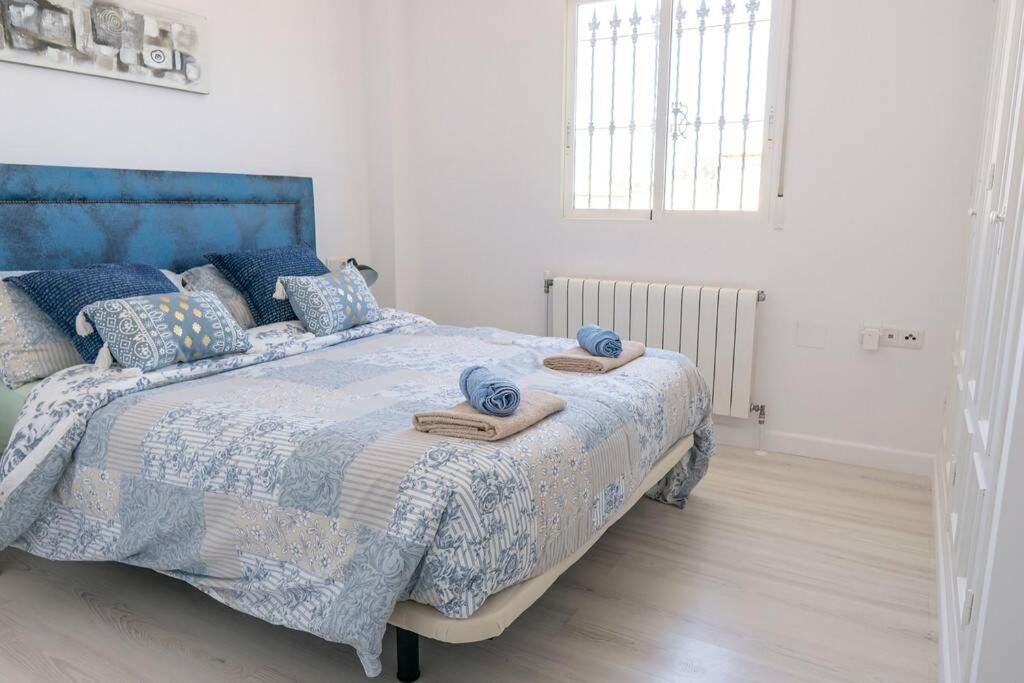 Casa Lilly-Rose, A Beautiful 3 Bedroom Detached Villa A Short Walk To The Villamartin Plaza & Golf Course Εξωτερικό φωτογραφία