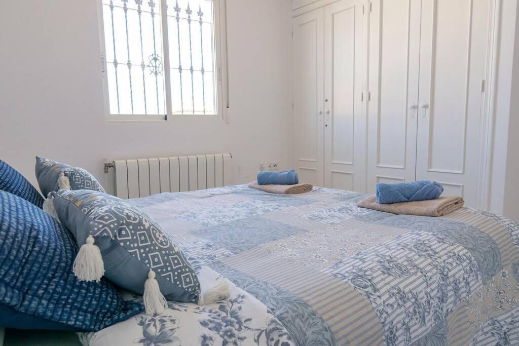 Casa Lilly-Rose, A Beautiful 3 Bedroom Detached Villa A Short Walk To The Villamartin Plaza & Golf Course Εξωτερικό φωτογραφία