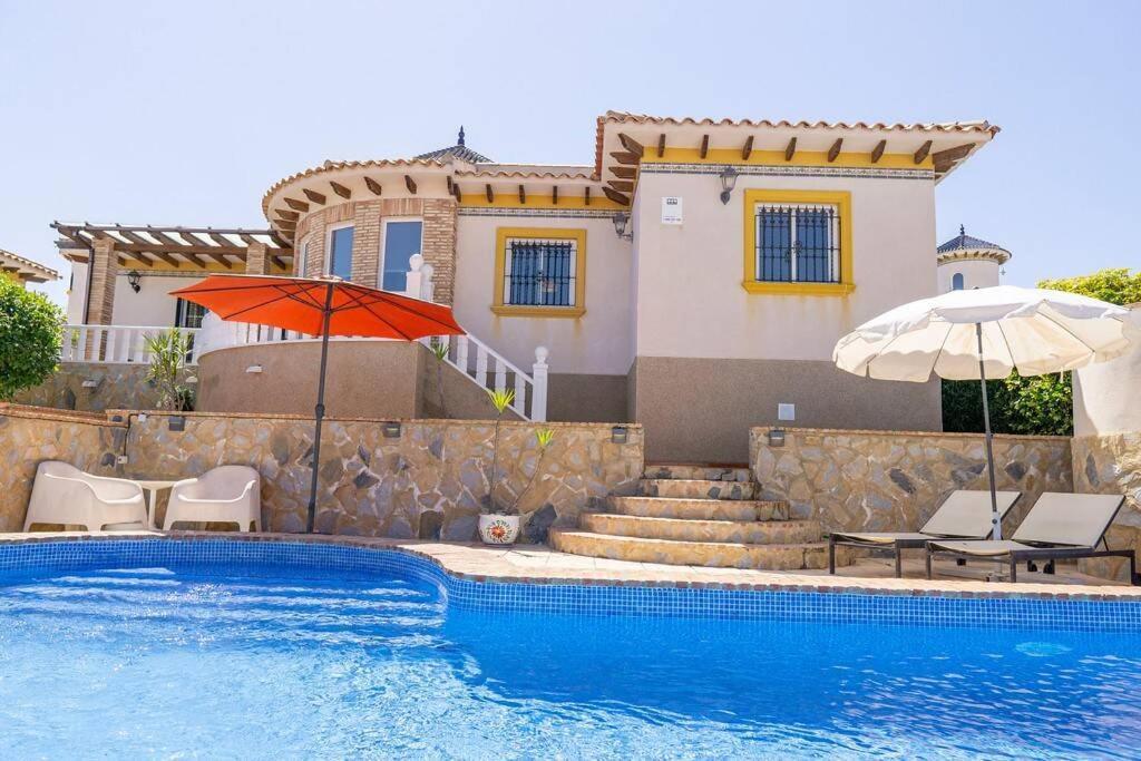 Casa Lilly-Rose, A Beautiful 3 Bedroom Detached Villa A Short Walk To The Villamartin Plaza & Golf Course Εξωτερικό φωτογραφία