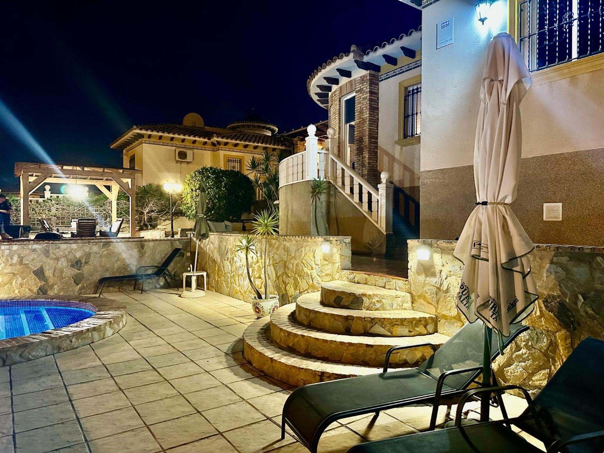 Casa Lilly-Rose, A Beautiful 3 Bedroom Detached Villa A Short Walk To The Villamartin Plaza & Golf Course Εξωτερικό φωτογραφία